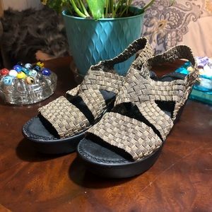 Steve Madden metallic wedges Size 6